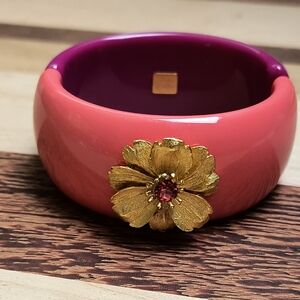 John Wind Magnetic Clamp Cuff Bracelet Vtg Lucite Coral/Purple Gold Tone Flower